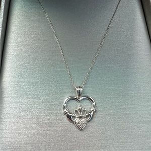 10k white gold Claddagh heart necklace